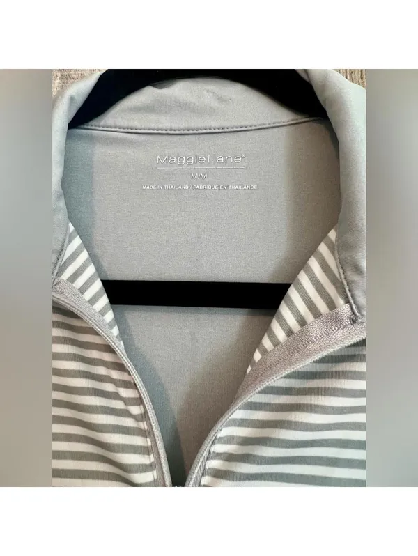 Maggie Lane Women's Medium Short Sleeve Gray Polo Shirt - Image 8