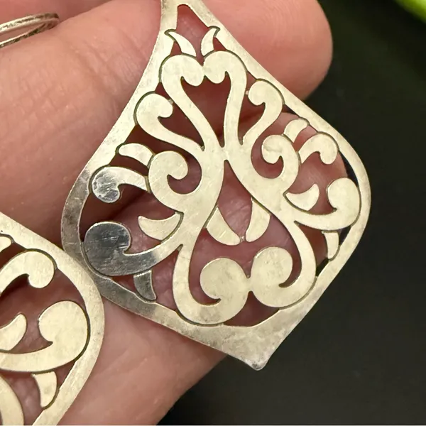 925 Sterling Silver Cut-out Filigree Arabesque Design Dangle Earrings - Image 8