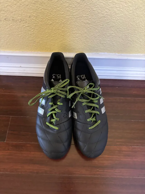 Adidas soccer shoes - Image 3