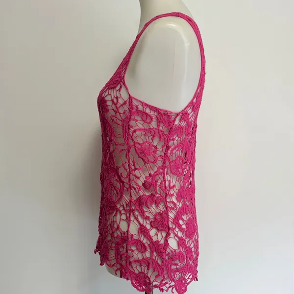 Delia's Crochet Tank Top Large Hot Pink Floral Open Knit Sleeveless Boho - Image 3