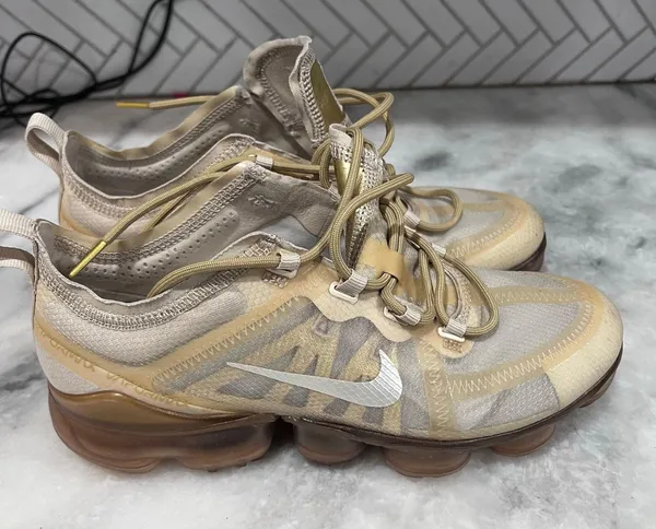 Nike Air Vapormax 2019 AR6632-101 Women’s Size 8.5 Beige Gold White Running Shoe - Image 7