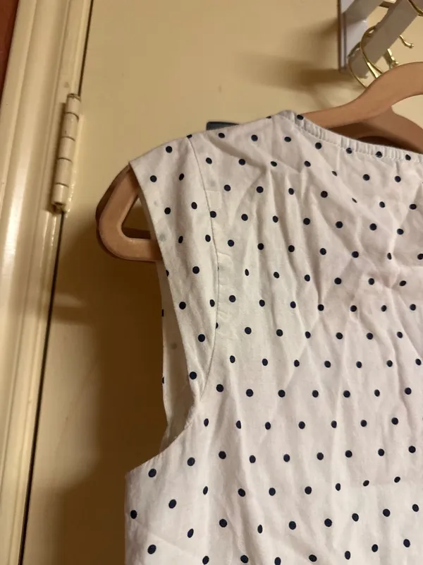 Embroidered Polka Dot Sleeveless Top With Floral Pattern & Keyhole Back - Image 6