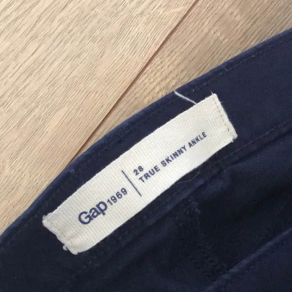 Gap Skinny Ankle Jeans - Image 6