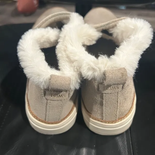 Toms Cream Furry Lined Shoes - Image 9
