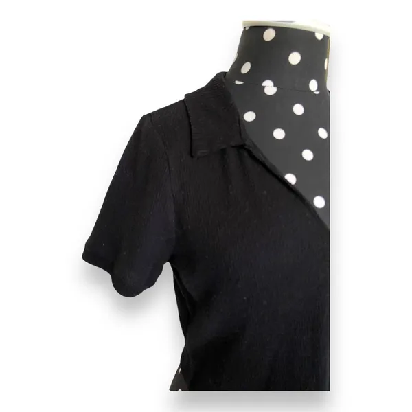 PacSun Womens Top Size M Cropped‎ Ribbed Knit V-Neck Collared Short Sleeve Black - Image 2