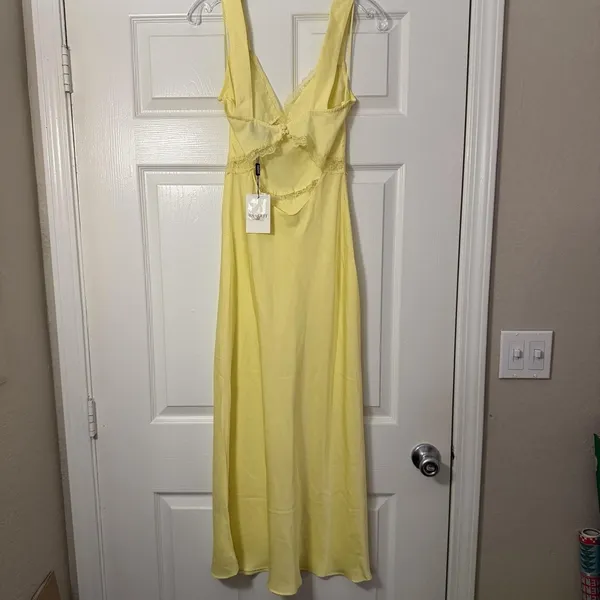 Bardot Dress Womens Small Yellow Satin Lace Slip Maxi V Neck Button Back NWT - Image 4