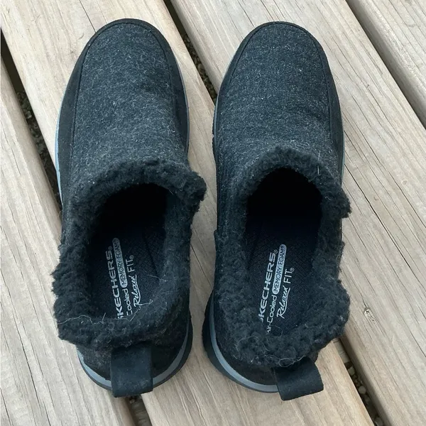 Skechers slip ons 🌟🌟🌟 - Image 2