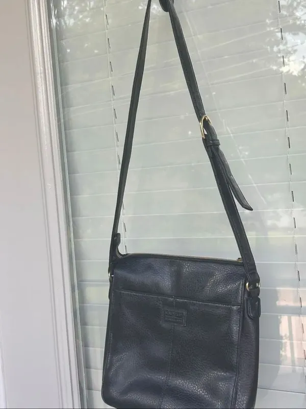 Relic Black Pebbled Leather Crossbody Bag - Image 11