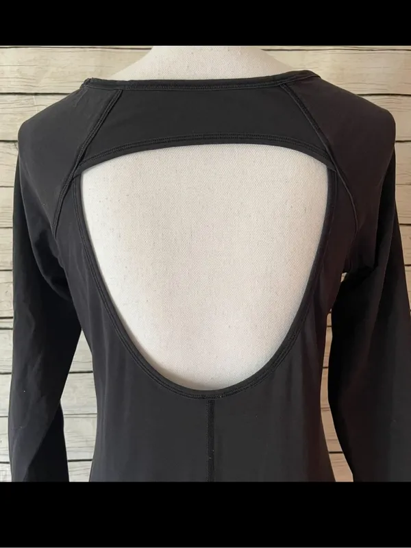 Lululemon Physically Fit Long Sleeve Tee - Image 12