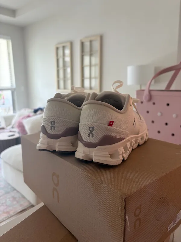 Women’s On Cloud - Image 2