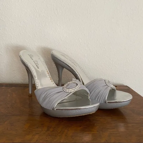 Blossom Collection‎ Heels Silver Size 7 - Image 6