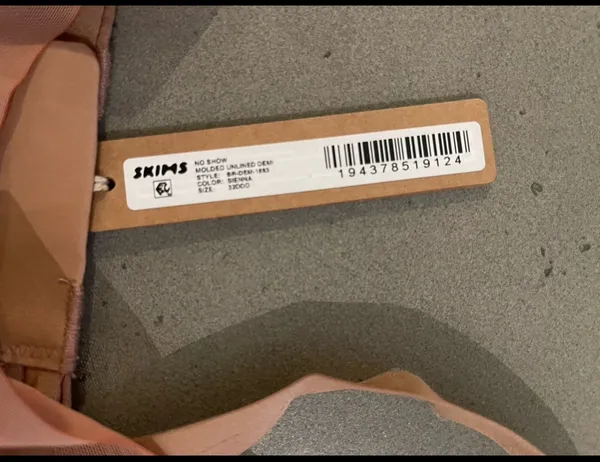SKIMS NWT No Show Molded Unlined Demi Bra 32DDD SIENNA - Image 5
