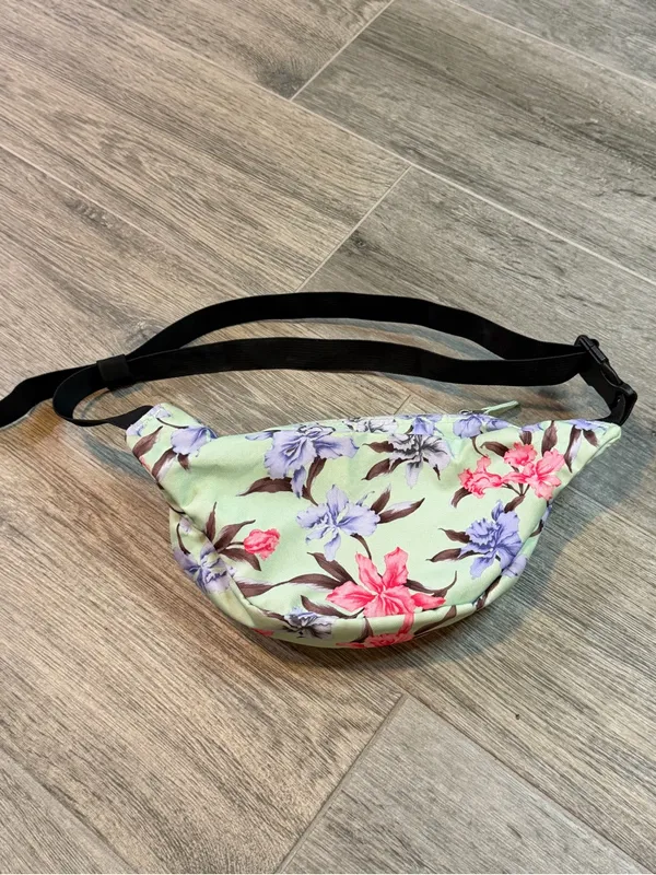 JanSport Fifth Avenue Fanny Pack Light Green Floral Mint Pattern - Image 2