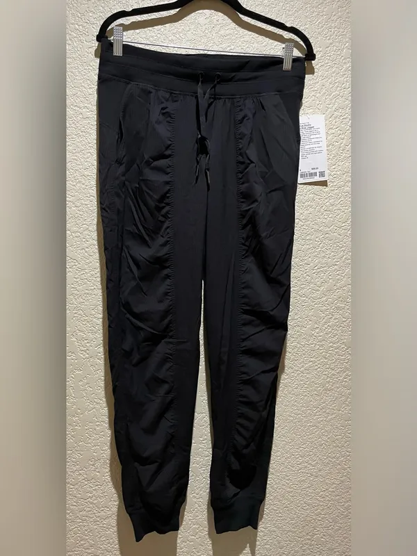 Lululemon NWT Dance Studio Mid Rise Joggers With Pockets Black Size 8 - Image 5