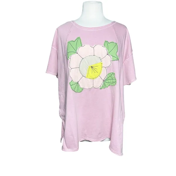 NWT EASEL Women’s Boho Pink Floral Patchwork Appliqué Pocket Tshirt - Image 2