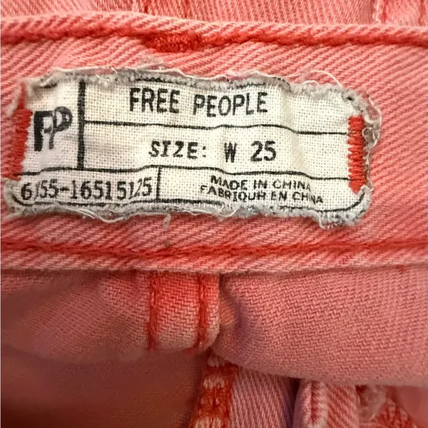 Free People Denim Distressed Cut-offs Raw Frayed Hem Pink Wash Sz 25 - Image 6