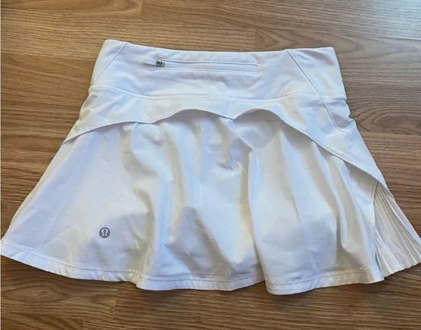 Lululemon Play Off The Pleats Skort Size 2 - Image 3