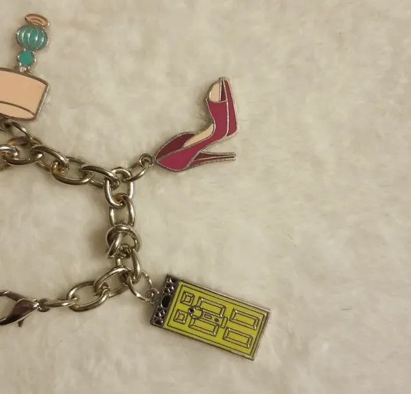 Benefit Charm Bracelet Limited Edition Silver - Image 4