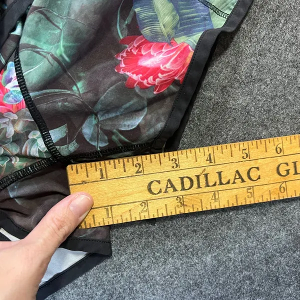 Lululemon Speed Up Running Shorts‎ 2.5 Lush Tropical Multi Floral Womens Size 2 - Image 5