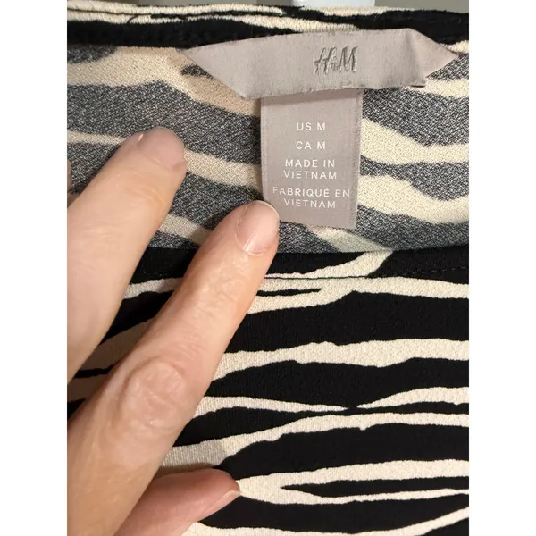 H&M Zebra Print Blouse Black White Animal Print M Mob Wife Y2K‎ Office Core - Image 3
