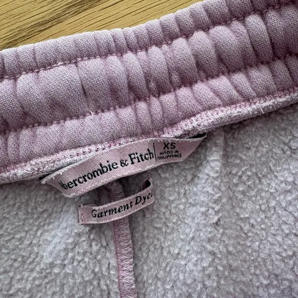 Abercrombie sweatpants - Image 4