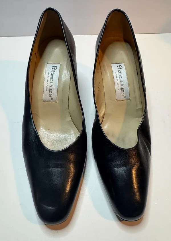 Etienne Aigner 'Taylor'Heels Size 8.5 M - Image 2