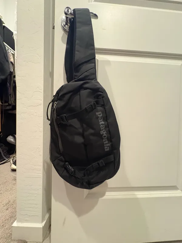 Patagonia Crossbody Bag Black 8L - Image 2