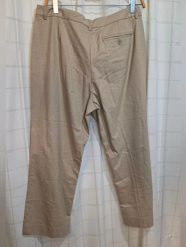 Old Navy Pant - Image 4