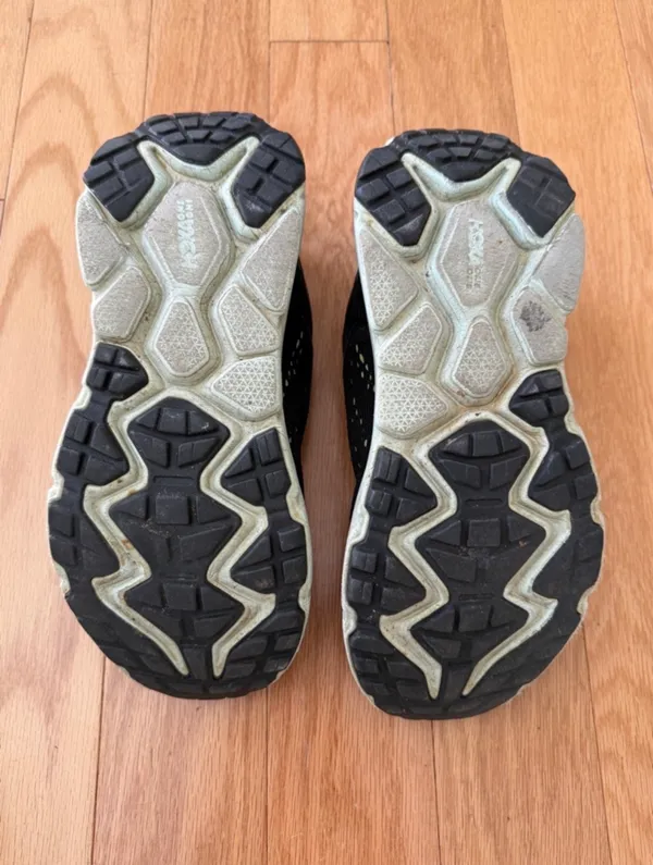 Women’s HOKA One One Challenger ATR 6 Tennis Shoes (Size 7) - Image 5