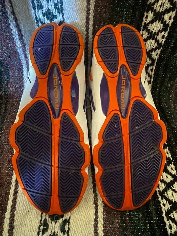 Jordan Women OG color way white and Orange - Image 4