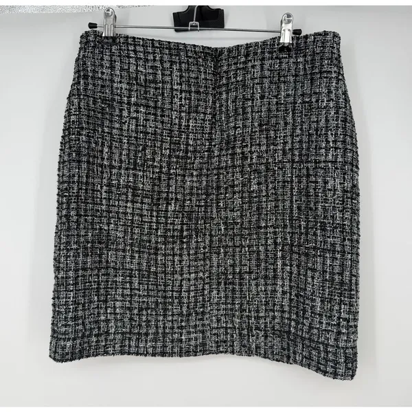 Calvin Klein Women's Tweed Miniskirt Size 6 - Image 2