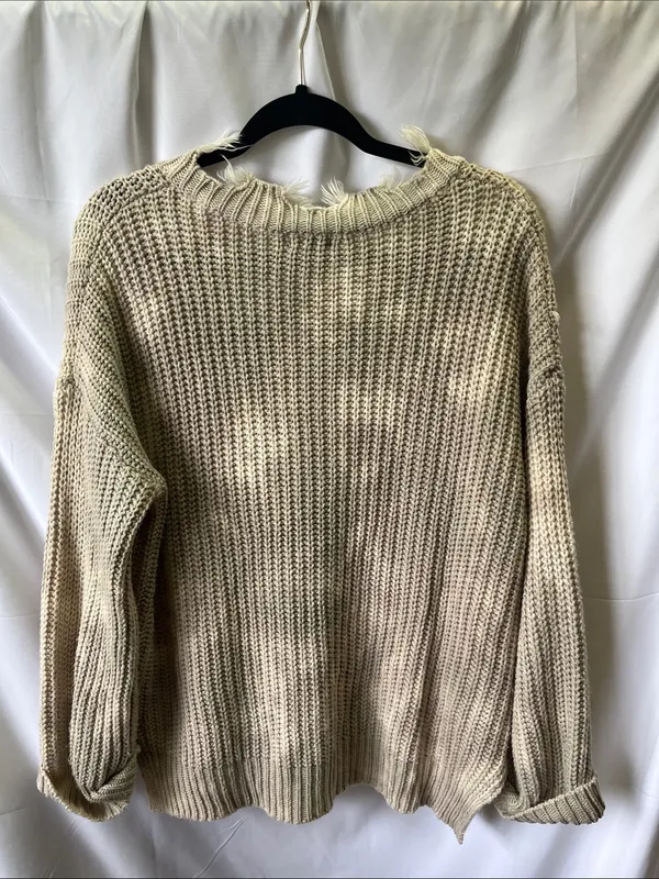 Main Strip Distressed V-Neck Chunky Sweater - Cream - Image 7