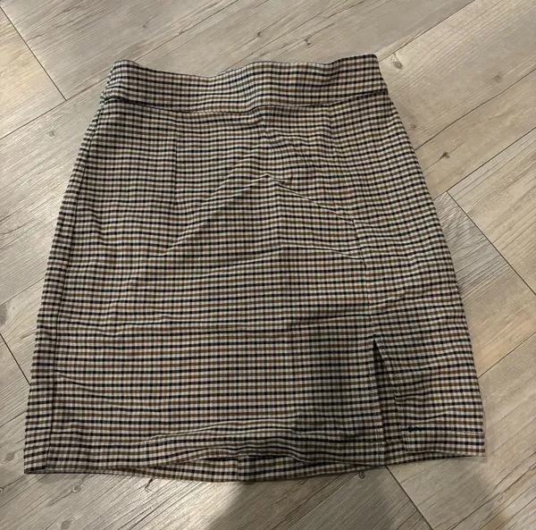 Garage Skirt - Image 2