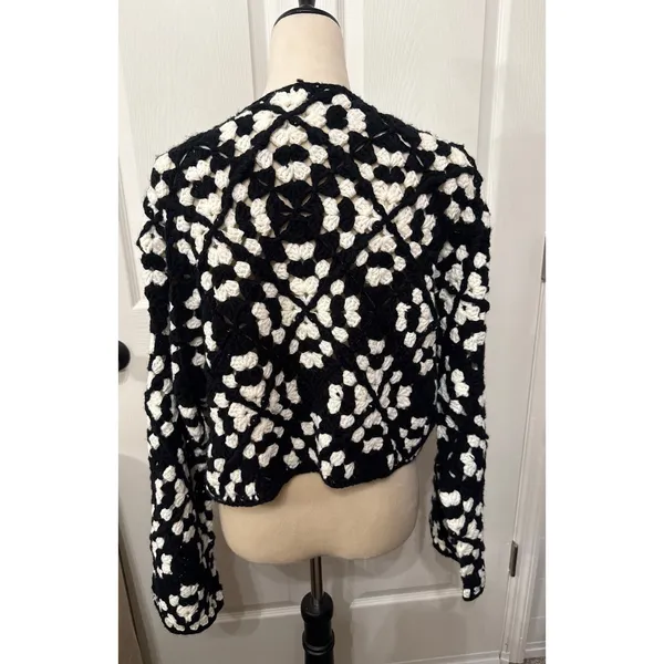 Elan Kylee Macrame Crochet Cropped Cardigan in Black/White, S - Image 7