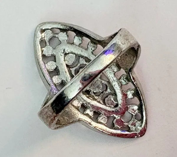 Vintage Art Deco Silver Tone Ring Size 7.5 - Image 4