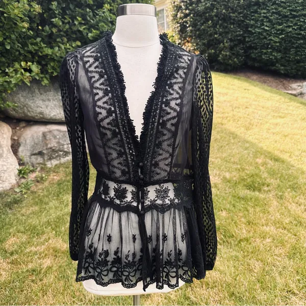 A’reve black lace sheer top Size M - Image 5