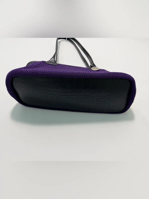 The Sak Original Vintage crochet medium shoulder bag in plum purple - Image 7