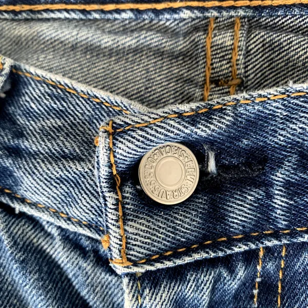 Levi's Mom Shorts in Medium Blue Wash‎ - Image 3