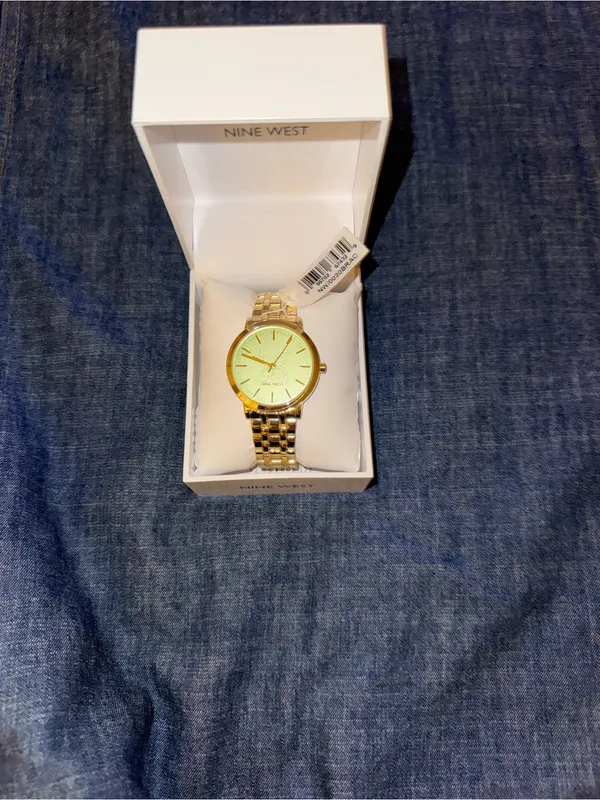 Nine West Gold-Tone Bracelet Watch with Green Face - Image 4