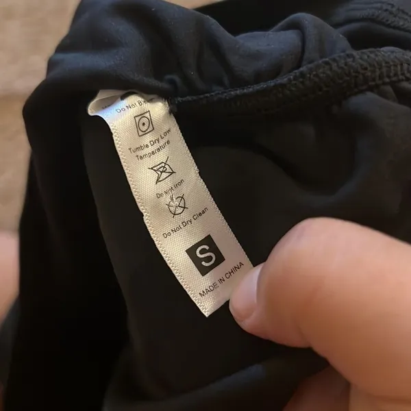 NWOT halara sport tee small - Image 6