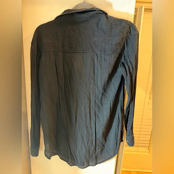 American Eagle Black Button down shirt. Size Small. - Image 4