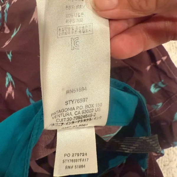 Patagonia Women’s size 12 Maroon and Teal Patterned Shorts - Image 12