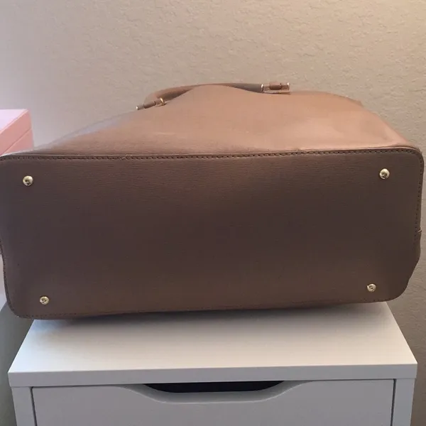 Lauren Ralph Lauren Leather Newbury Tan Tote Bag. - Image 14