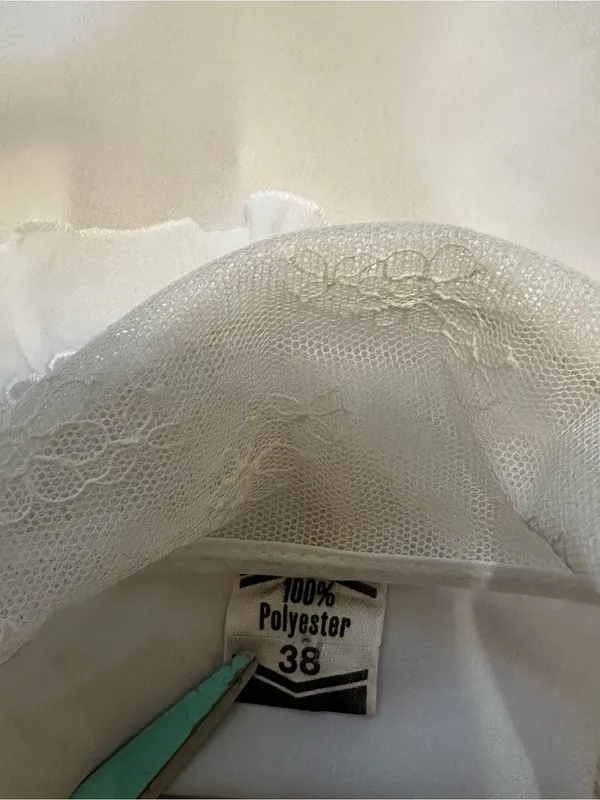 Vintage White Victorian Blouse Ruffle Front Lace Collar Feminine CottageCore - Image 4