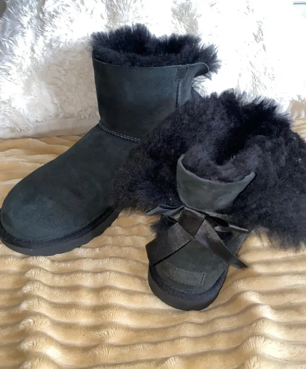 UGG 10 Women's black Suede Winter Boots - Image 4