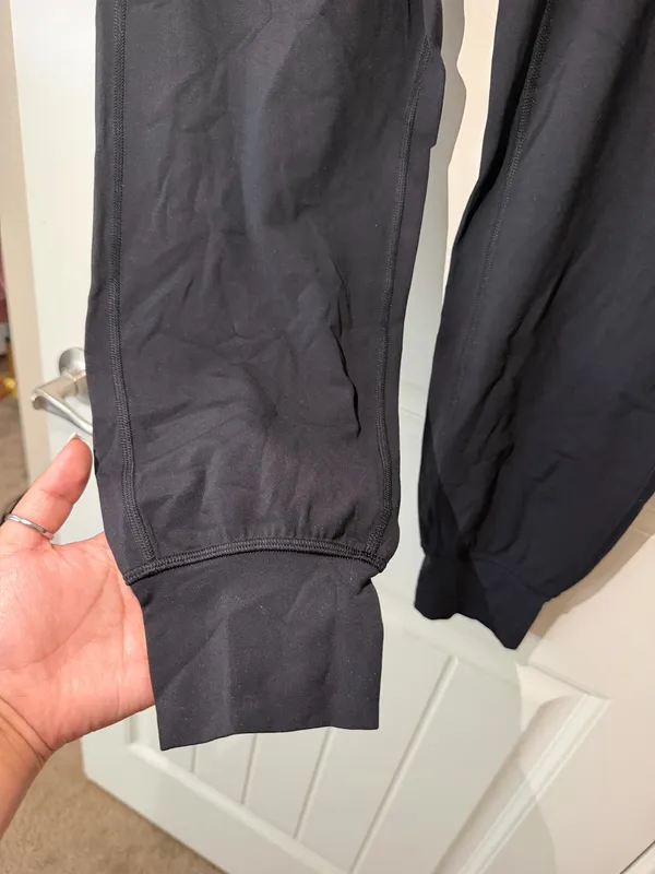 Lululemon Joggers Studio - Image 2