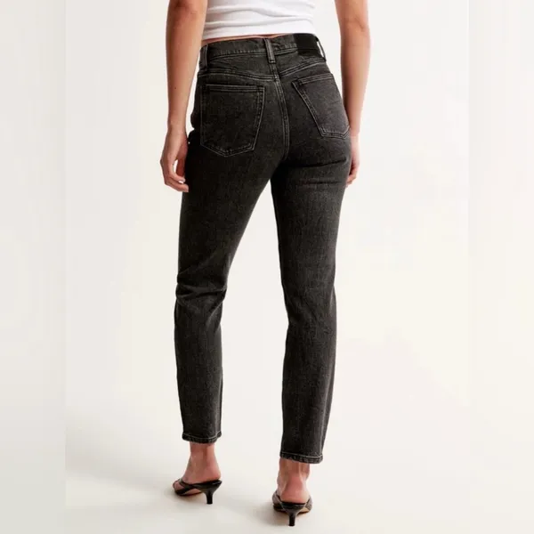 Abercrombie & Fitch Black 80’s Mom High Rise Jeans - Image 3