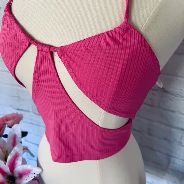 Boutique NEW Cut Out Top - Image 2