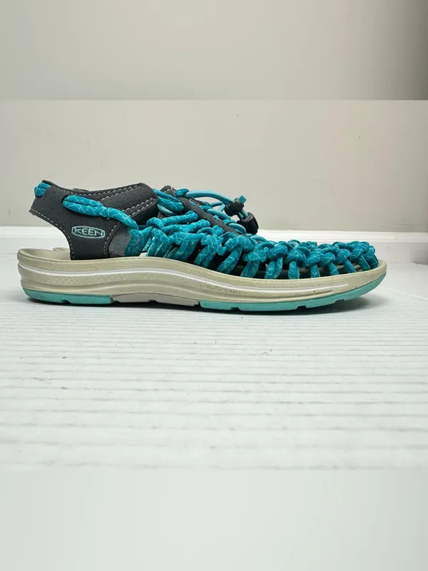 KEEN Women's Uneek Sneaker in Turquoise and Gray Size 7.0 - Image 3