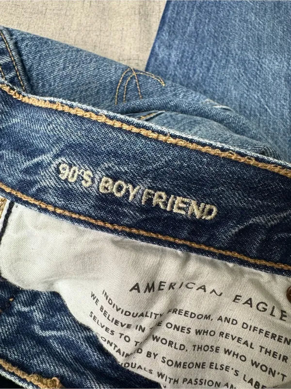 American Eagle 90s Boyfriend Jeans Size 4 Short - Image 12